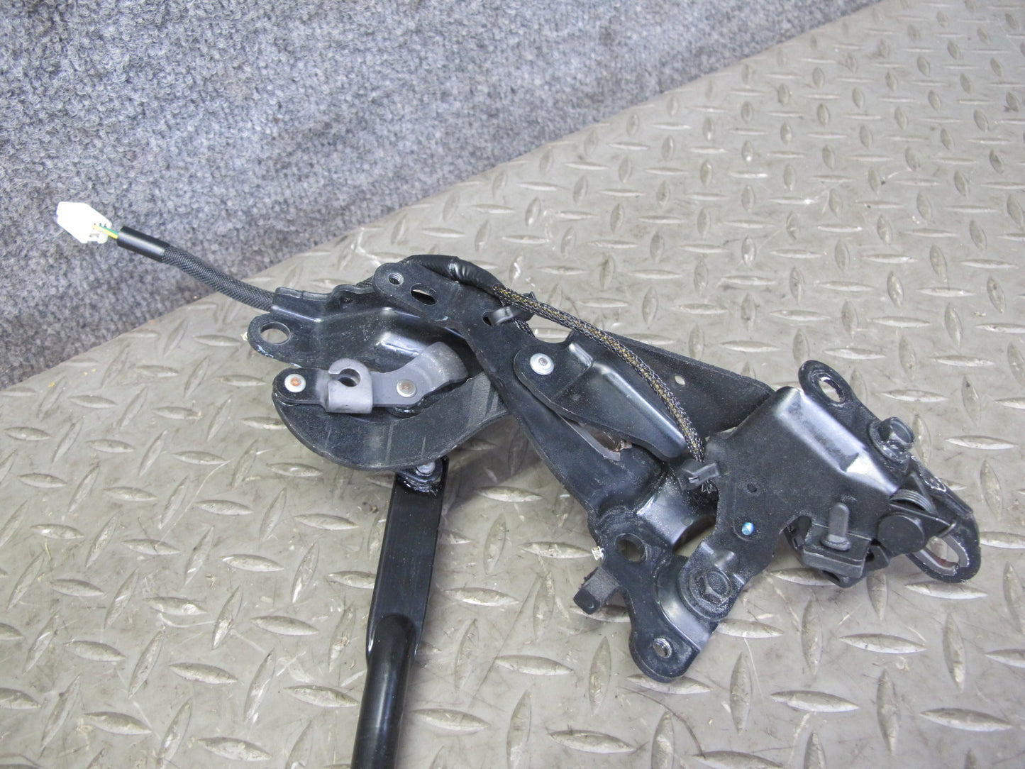 10-15 Lexus IS350 IS250 Convertible Rear Trunk Roof Lock Latch Motor Assy OEM