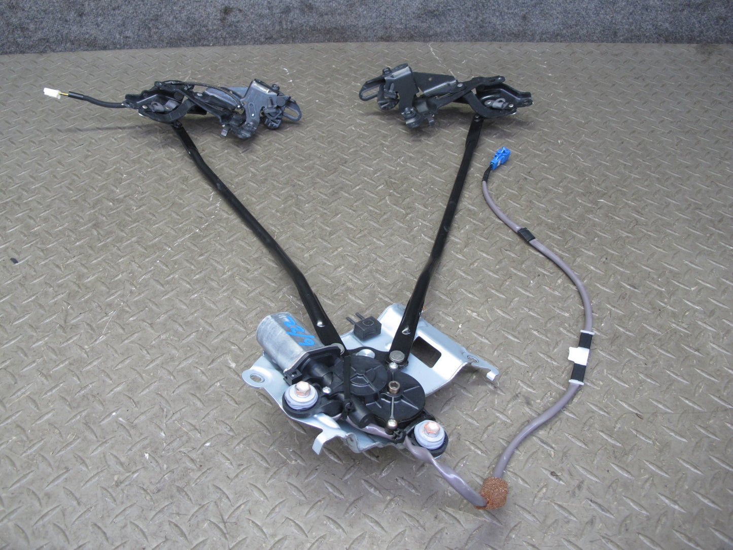10-15 Lexus IS350 IS250 Convertible Rear Trunk Roof Lock Latch Motor Assy OEM