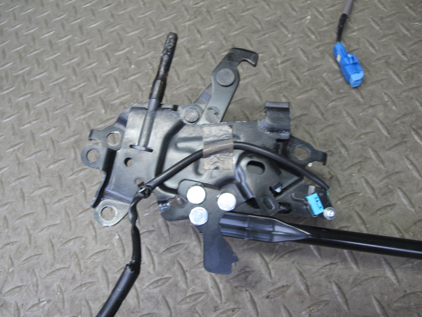10-15 Lexus IS350 IS250 Convertible Front Trunk Roof Lock Latch Motor Assy OEM