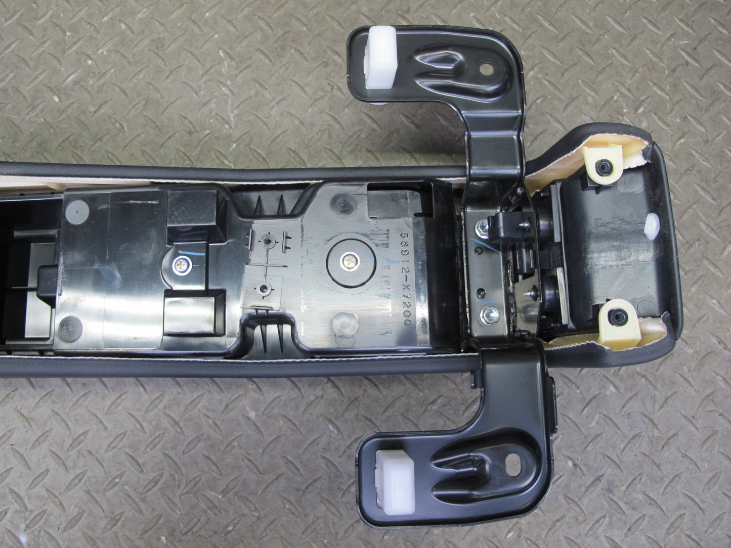 10-15 Lexus IS350 IS250 Convertible Rear Center Console w Armrest Black OEM