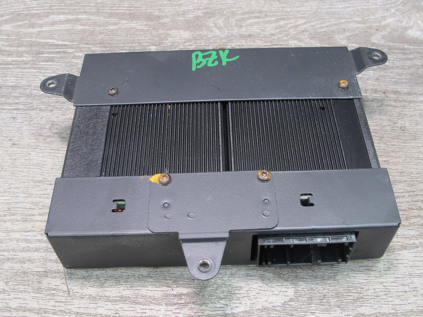 00-02 BMW E36/7 Z3 Roadster Harman Kardon Hi-fi Audio Amplifier AMP 6902838 OEM