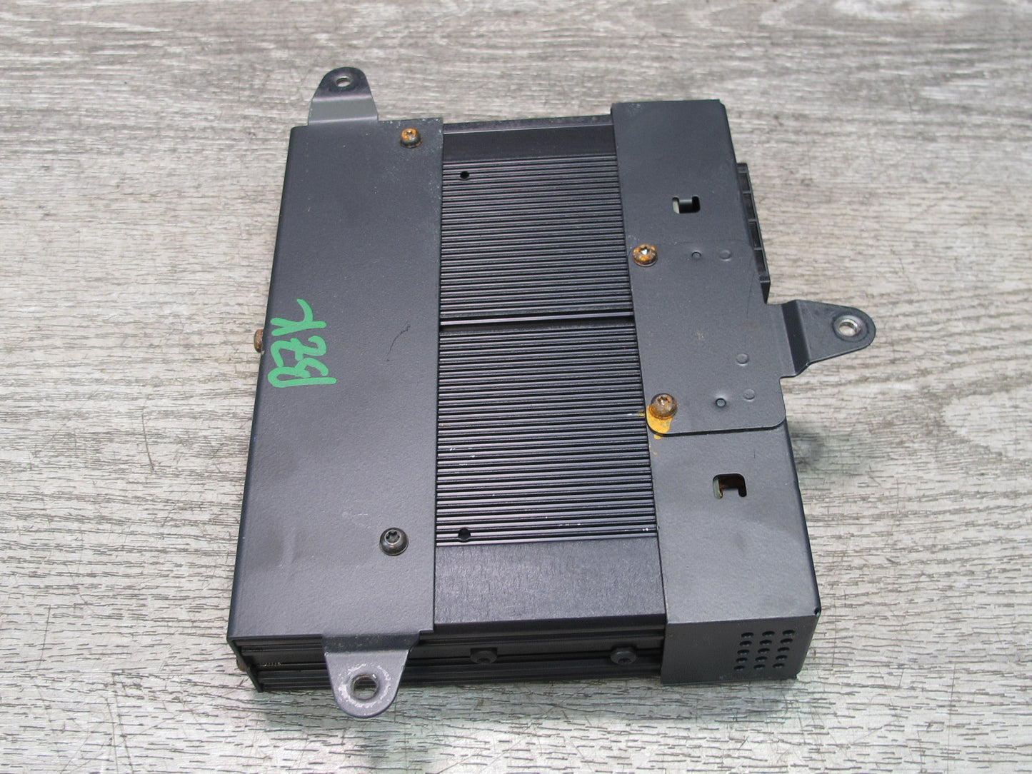 00-02 BMW E36/7 Z3 Roadster Harman Kardon Hi-fi Audio Amplifier AMP 6902838 OEM