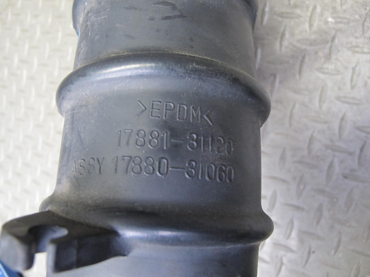 06-10 Lexus GSE20L IS250 2.5L Air Intake Hose Duct Pipe w Resonator Assy OEM