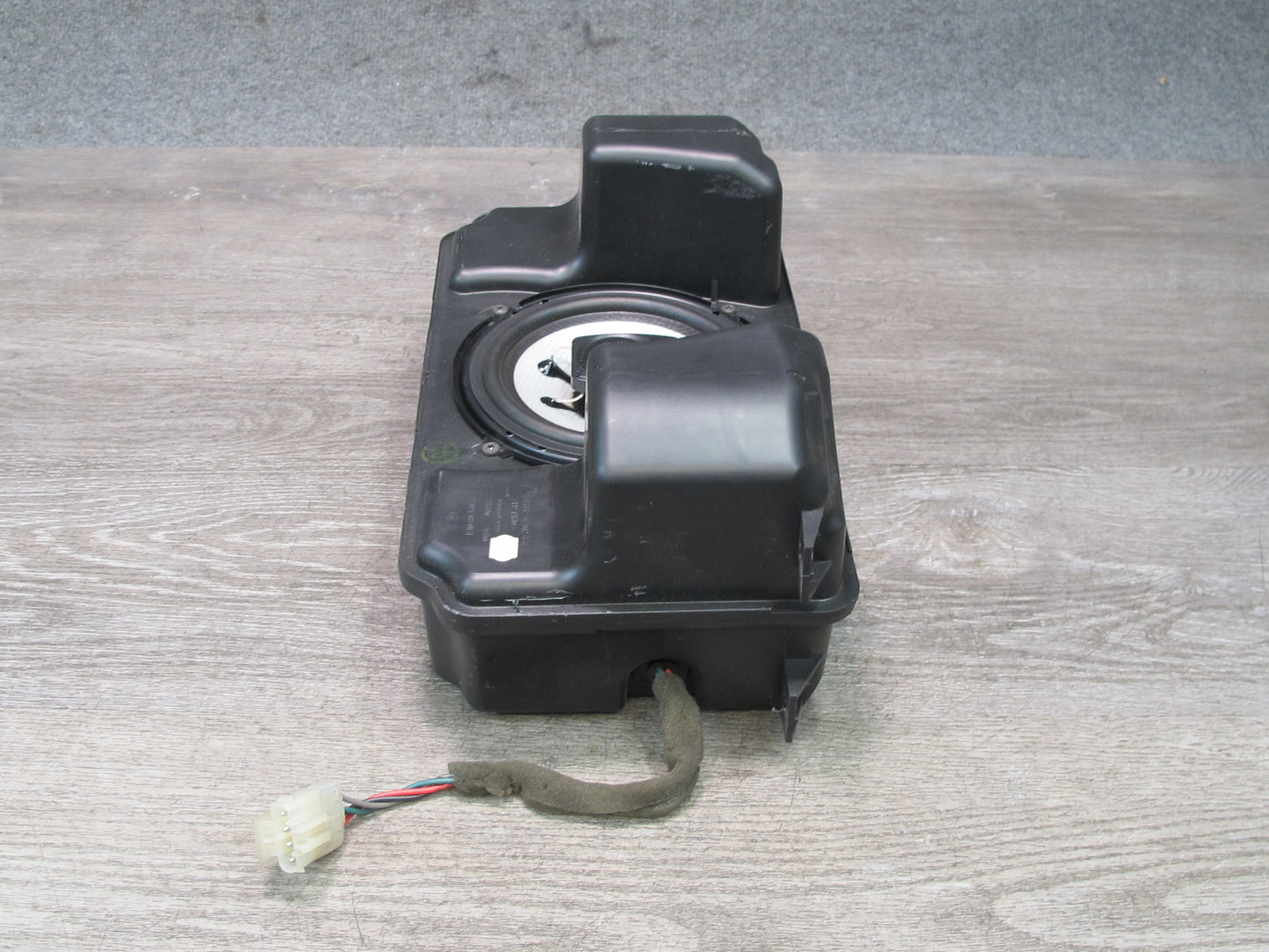 00-02 BMW E36/7 Z3 Roadster Harman Kardon Rear Subwoofer Box 6902837 OEM