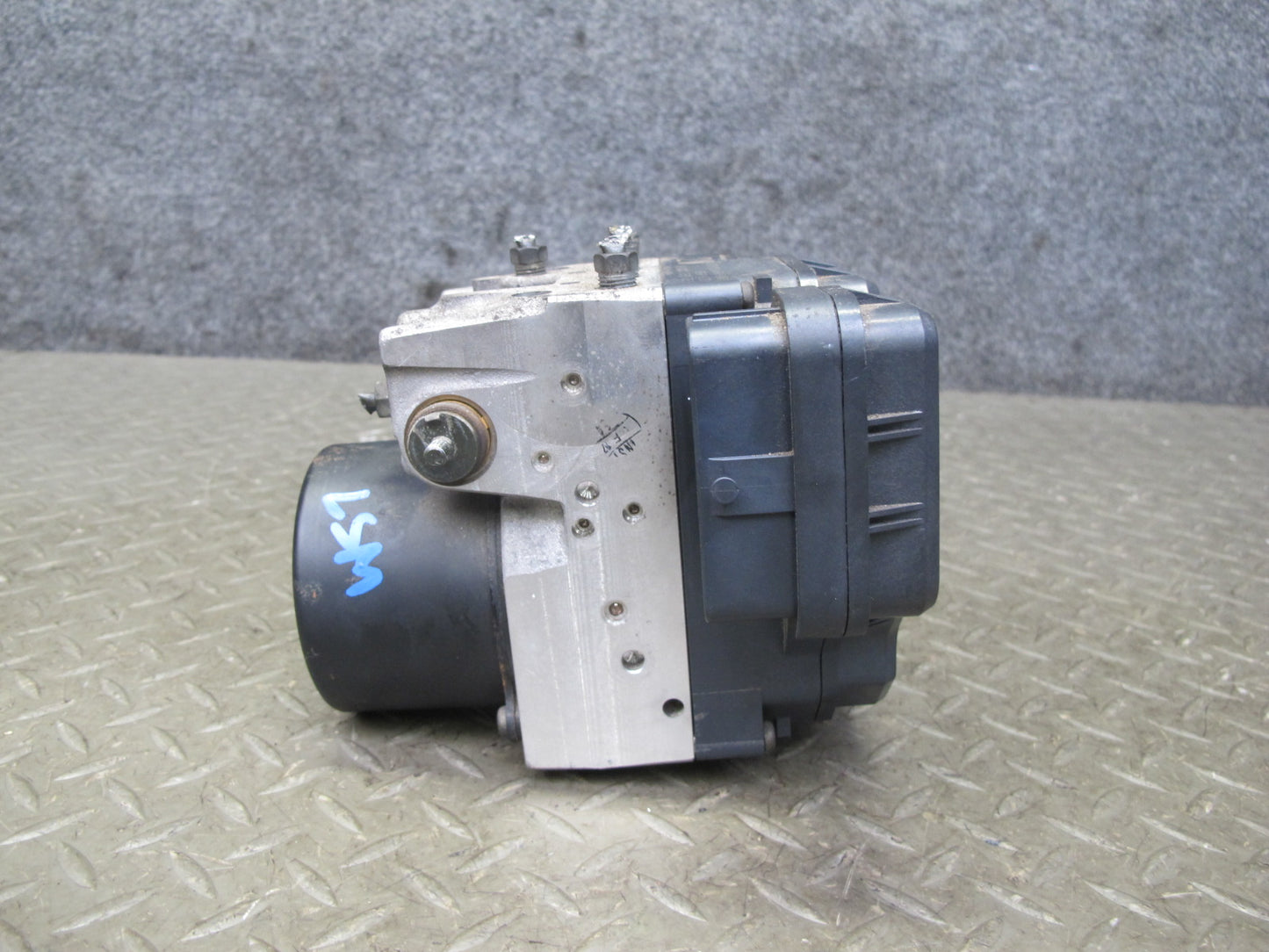 04-06 Lexus UCF30L LS430 Anti Lock Brake ABS Pump Module 44540-50040 OEM