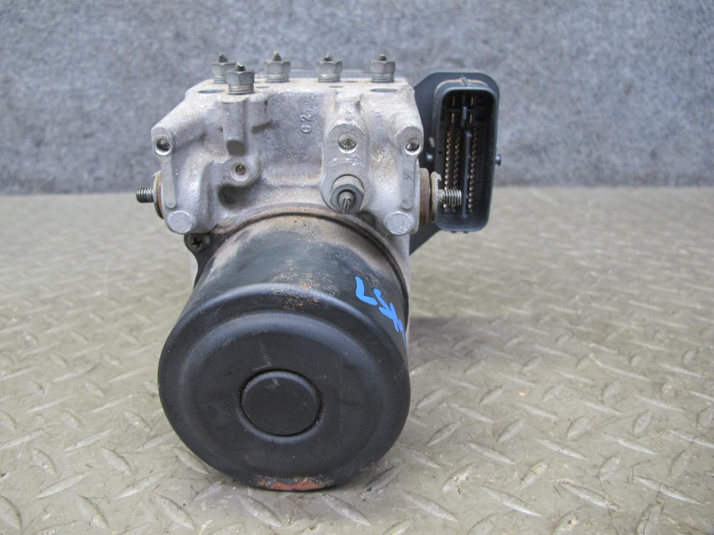 04-06 Lexus UCF30L LS430 Anti Lock Brake ABS Pump Module 44540-50040 OEM