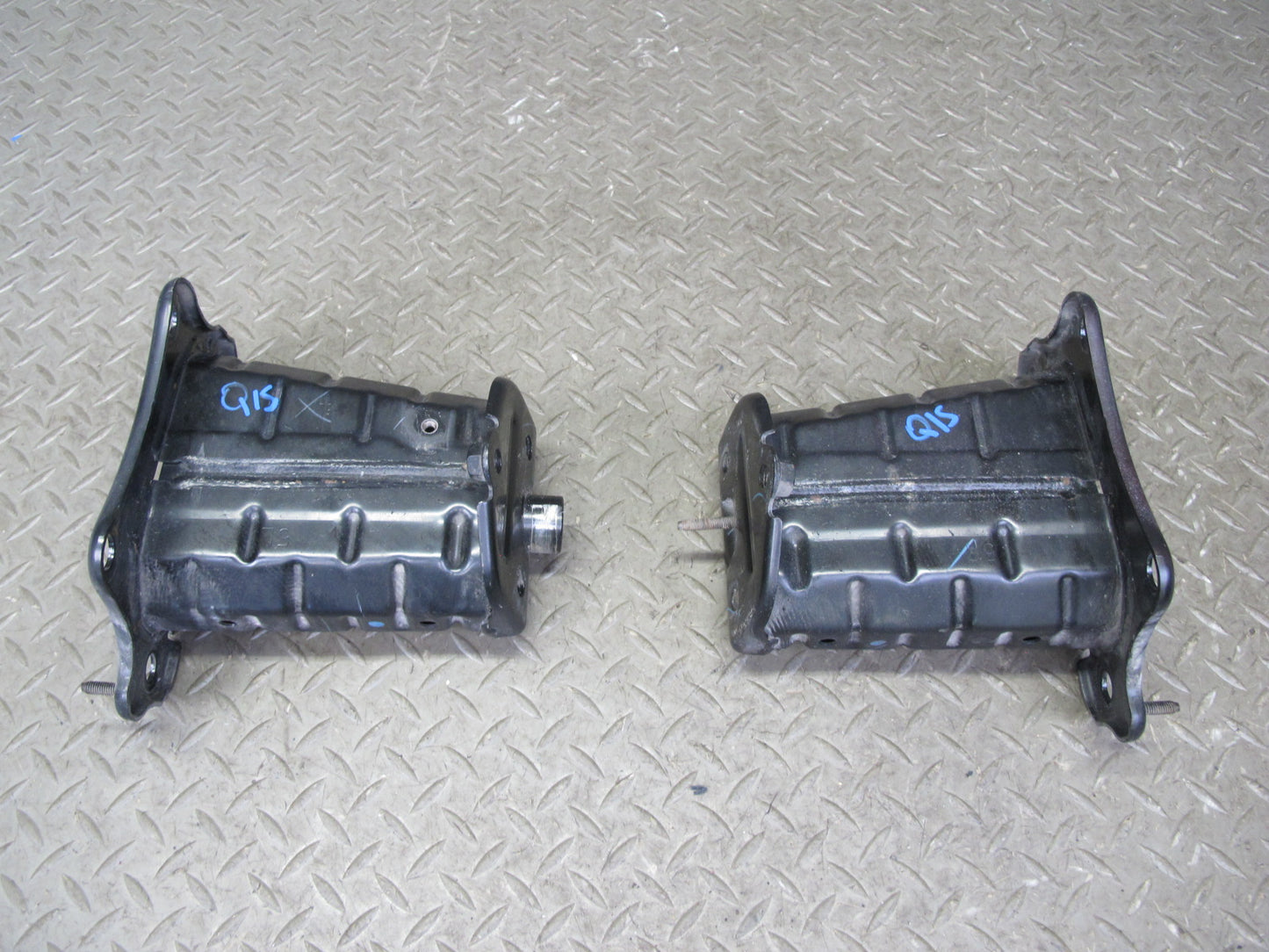 06-15 Lexus IS350 IS250 Front Bumper Reinforcement Support Bracket Mount Set OEM