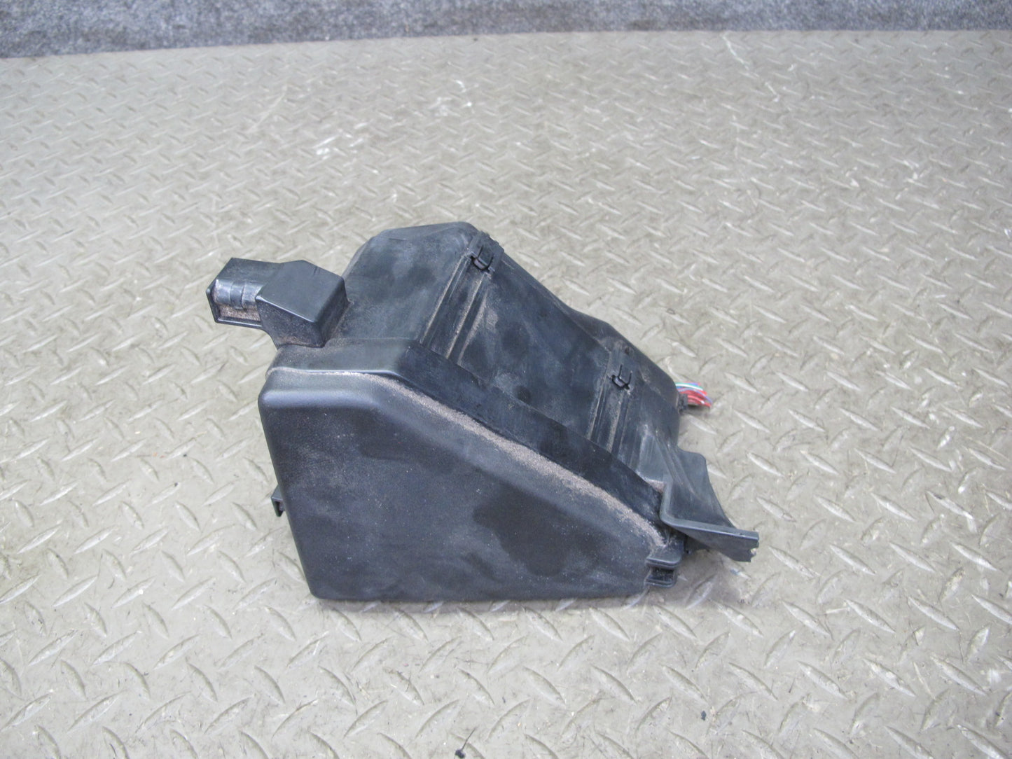 04-06 Lexus UCF30L LS430 Front Left Underhood Relay Fuse Box OEM
