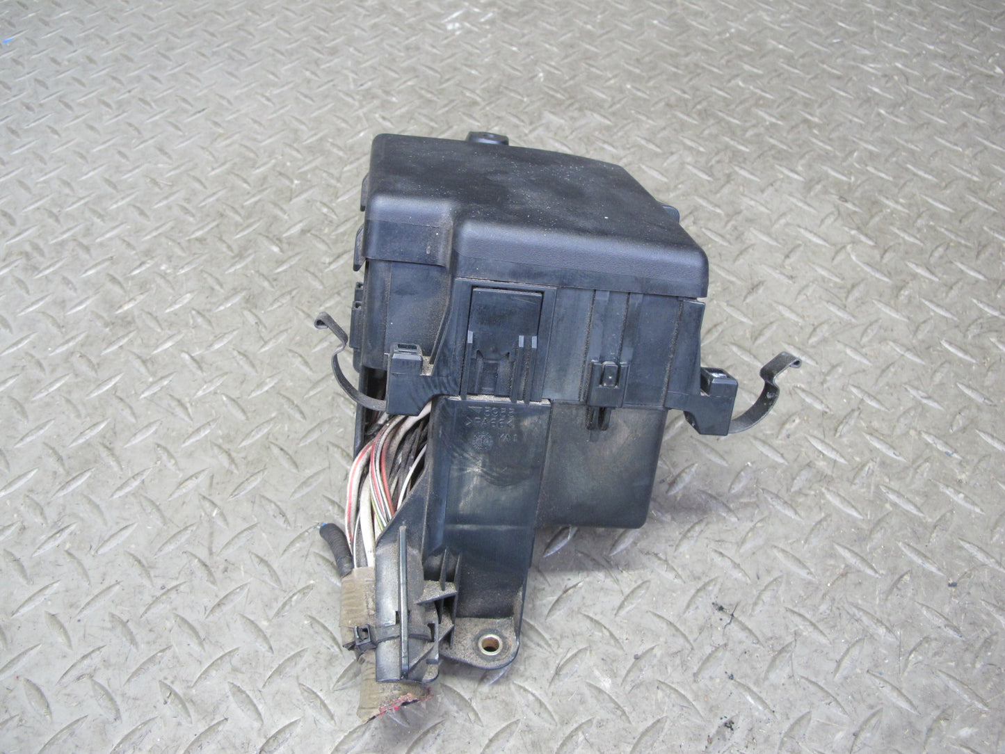 04-06 Lexus UCF30L LS430 Front Left Underhood Fuse Relay Box Module OEM