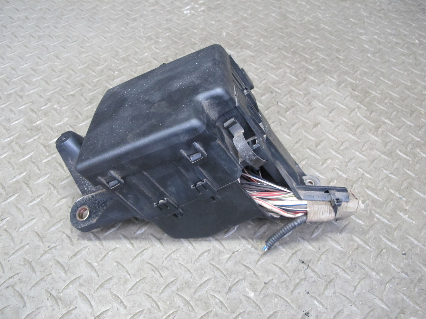 04-06 Lexus UCF30L LS430 Front Left Underhood Fuse Relay Box Module OEM