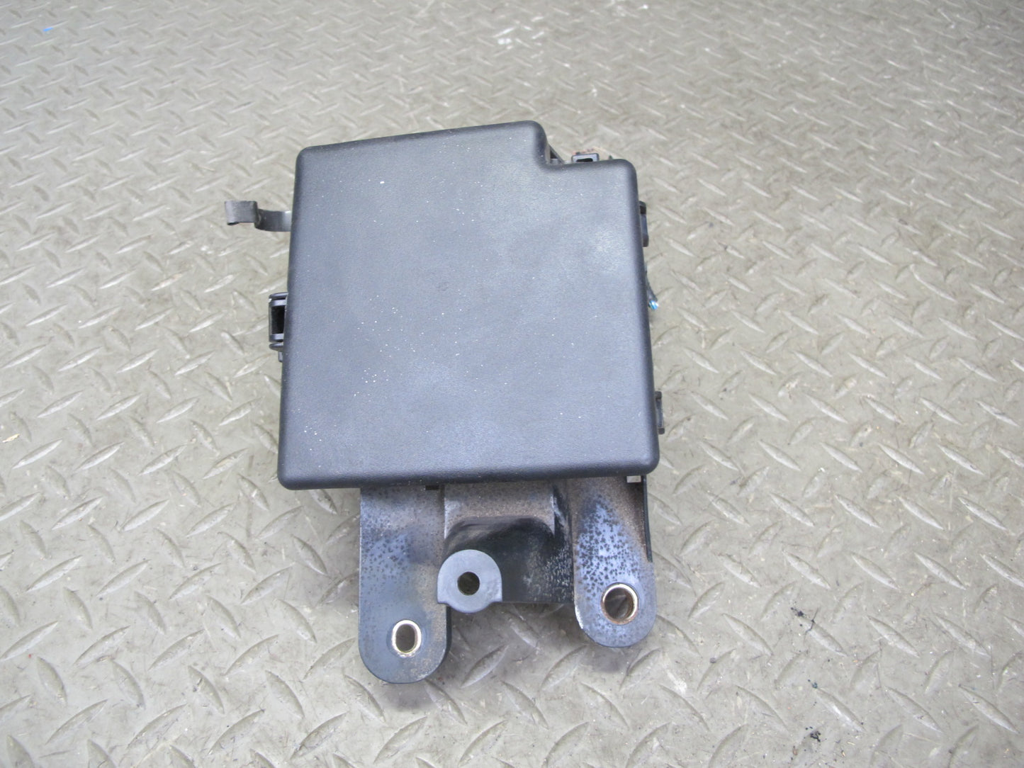 04-06 Lexus UCF30L LS430 Front Left Underhood Fuse Relay Box Module OEM