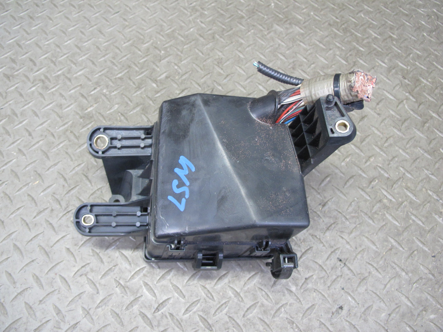 04-06 Lexus UCF30L LS430 Front Left Underhood Fuse Relay Box Module OEM