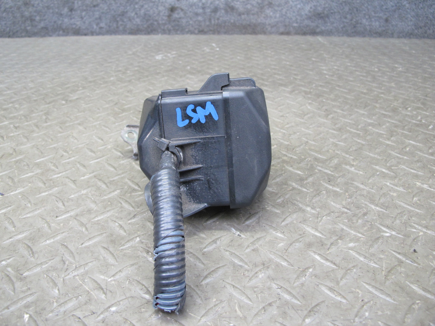 04-06 Lexus UCF30L LS430 Junction Fuse Relay Box Module w Bracket OEM