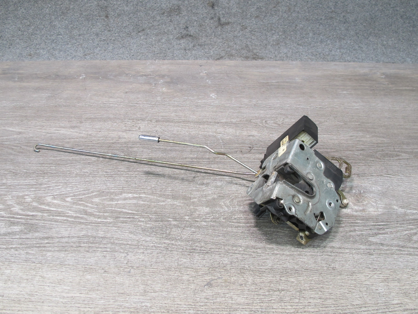 96-02 BMW E36/7 Z3 Right Passenger Door Lock Latch Actuator 8397278 OEM