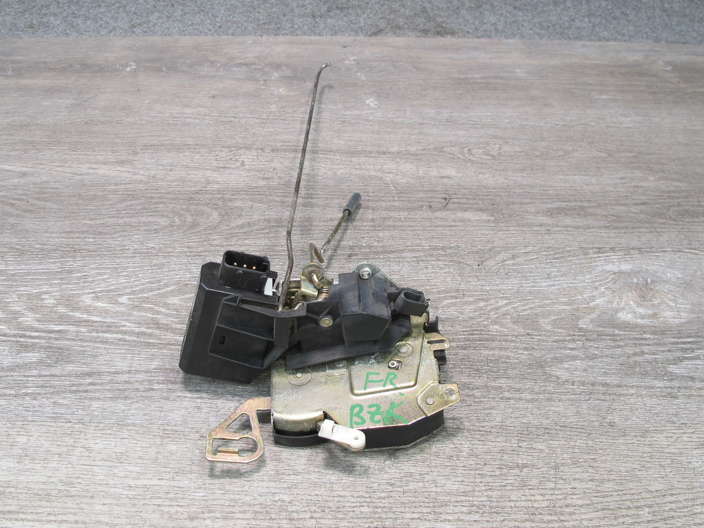 96-02 BMW E36/7 Z3 Right Passenger Door Lock Latch Actuator 8397278 OEM