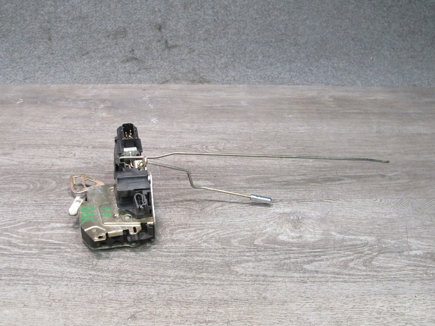 96-02 BMW E36/7 Z3 Right Passenger Door Lock Latch Actuator 8397278 OEM