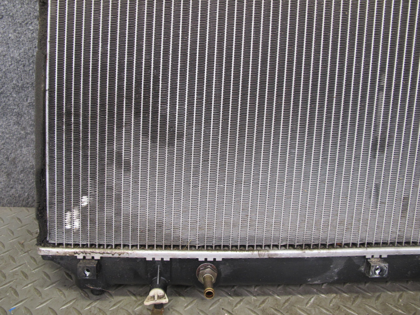 01-06 Lexus LS430 UCF30L Engine Cooling Radiator OEM