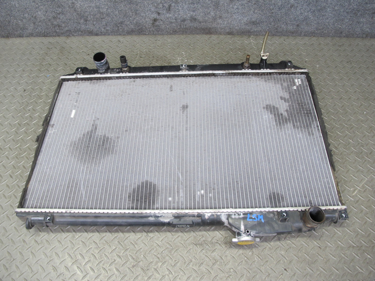 01-06 Lexus LS430 UCF30L Engine Cooling Radiator OEM