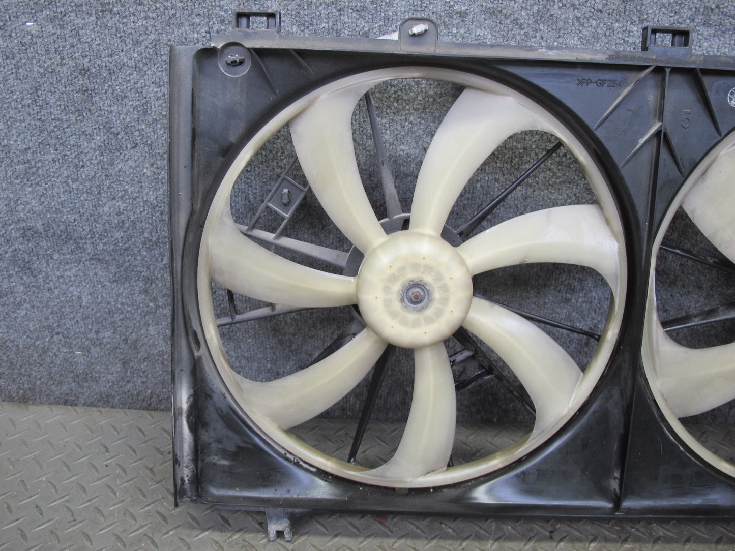 09-12 Lexus IS250 Engine Radiator Cooling Dual Fan Motor w Shroud Assy OEM