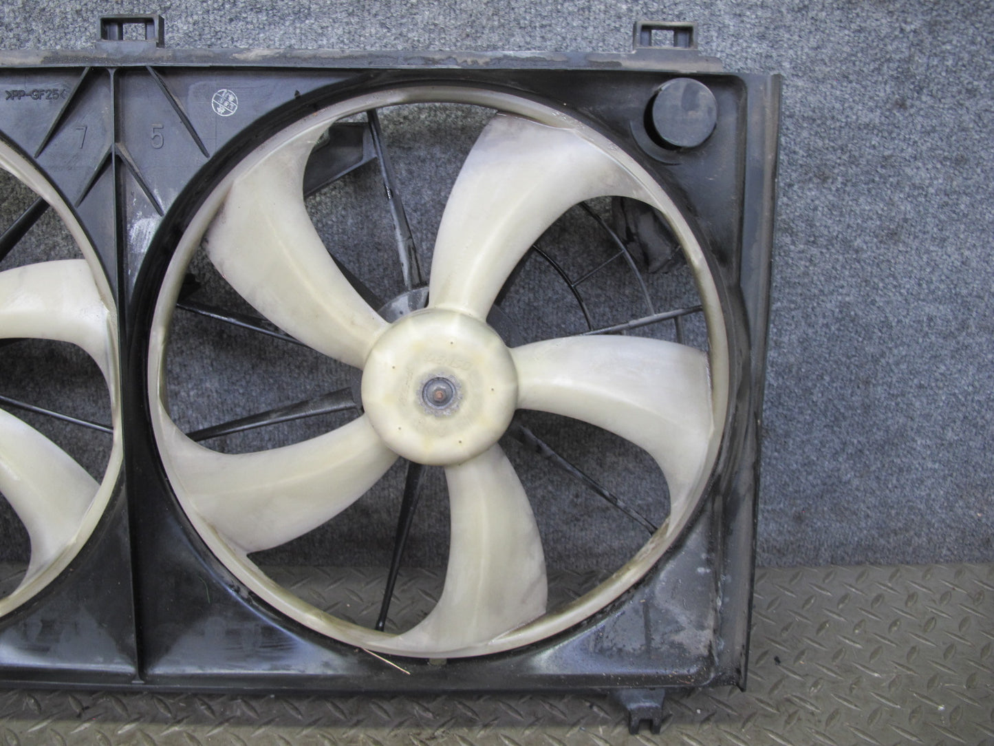 09-12 Lexus IS250 Engine Radiator Cooling Dual Fan Motor w Shroud Assy OEM