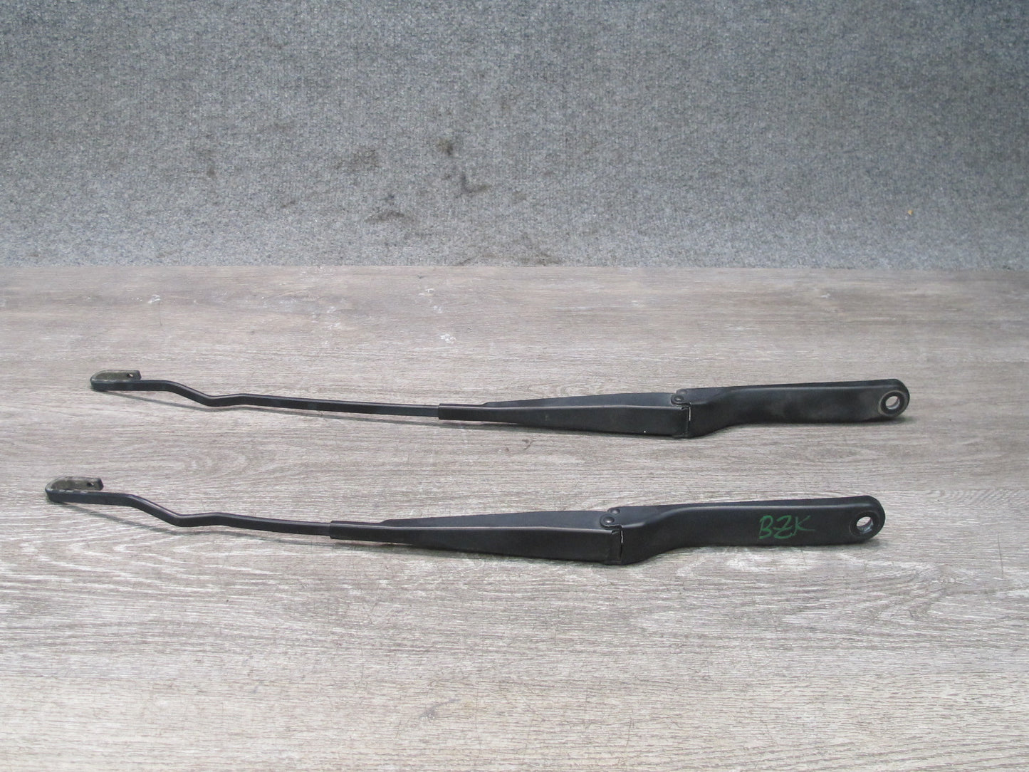 96-02 BMW E36/7 Z3 Set of 2 Front Left & Right Windshield Wiper Arm OEM
