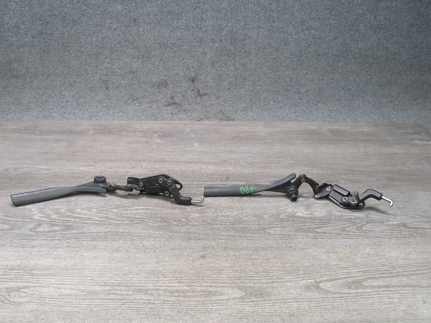 96-02 BMW E36/7 Z3 Roadster Set of 2 Left & Right TOP Roof Lock Latch OEM