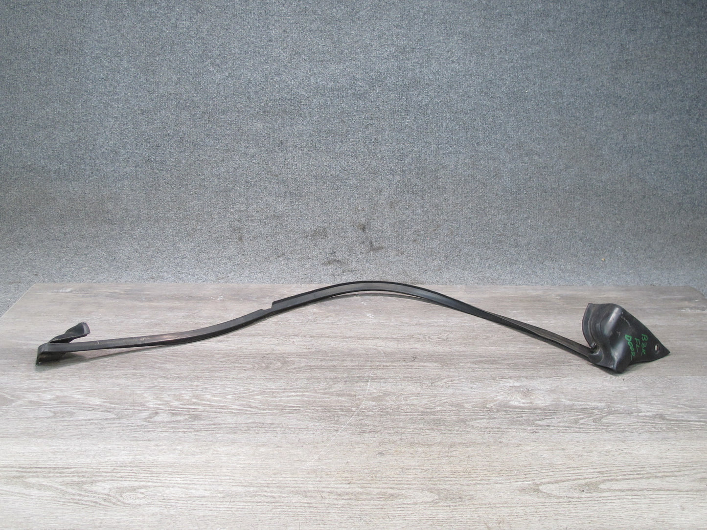 96-02 BMW E36/7 Z3 Roadster Set of 2 Left Driver Door Weatherstrip Seal OEM