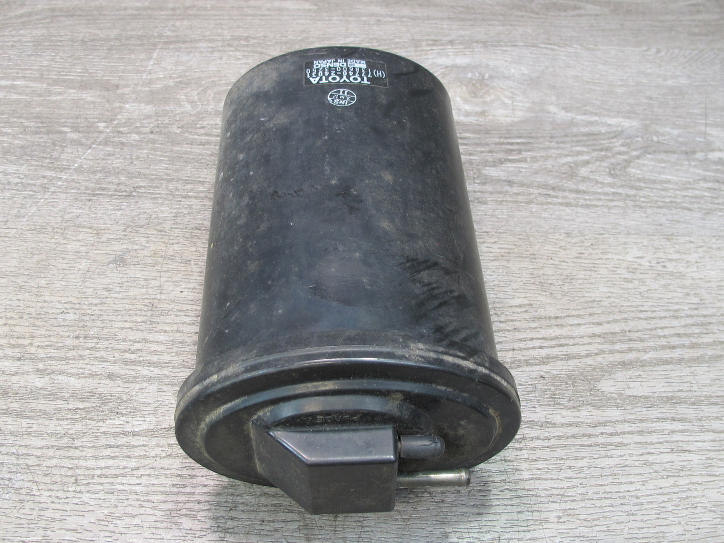 92-97 Lexus JZZ31L SC300 SC400 Fuel Evap Vapor Charcoal Canister 77740-24031 OEM
