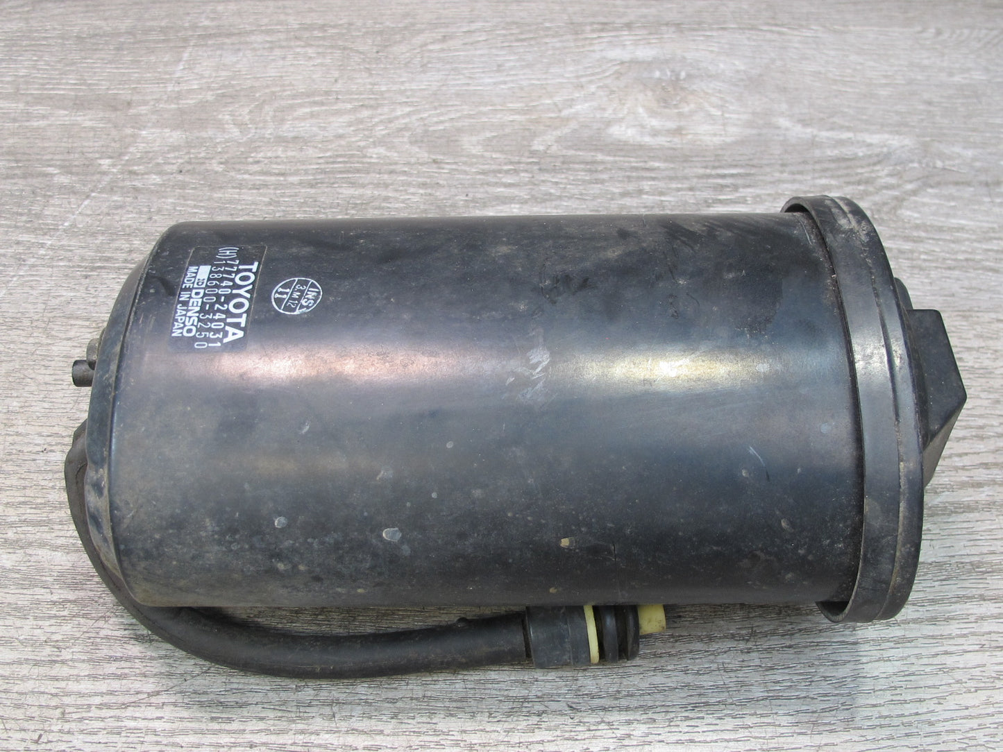 92-97 Lexus JZZ31L SC300 SC400 Fuel Evap Vapor Charcoal Canister 77740-24031 OEM