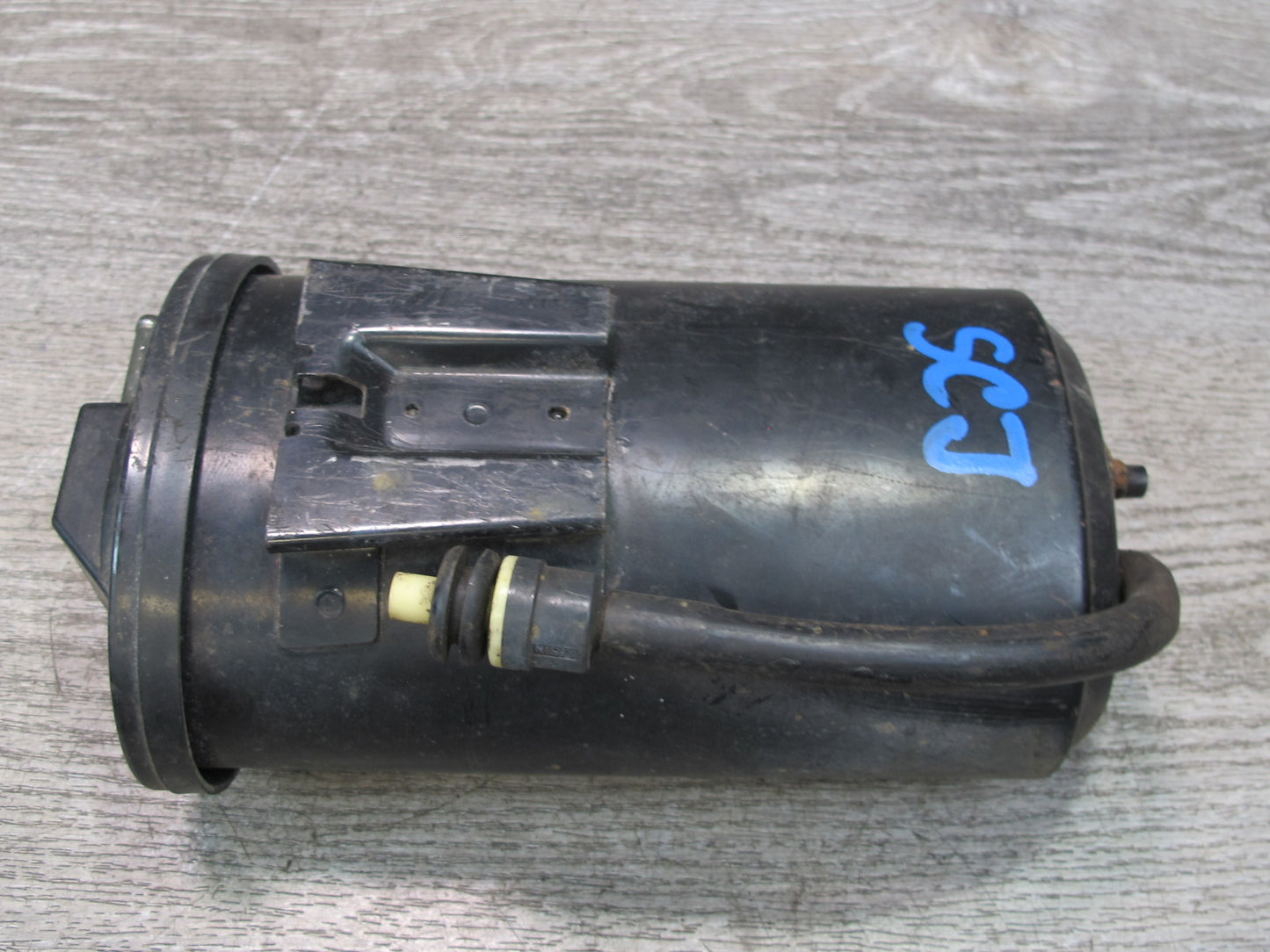 92-97 Lexus JZZ31L SC300 SC400 Fuel Evap Vapor Charcoal Canister 77740-24031 OEM