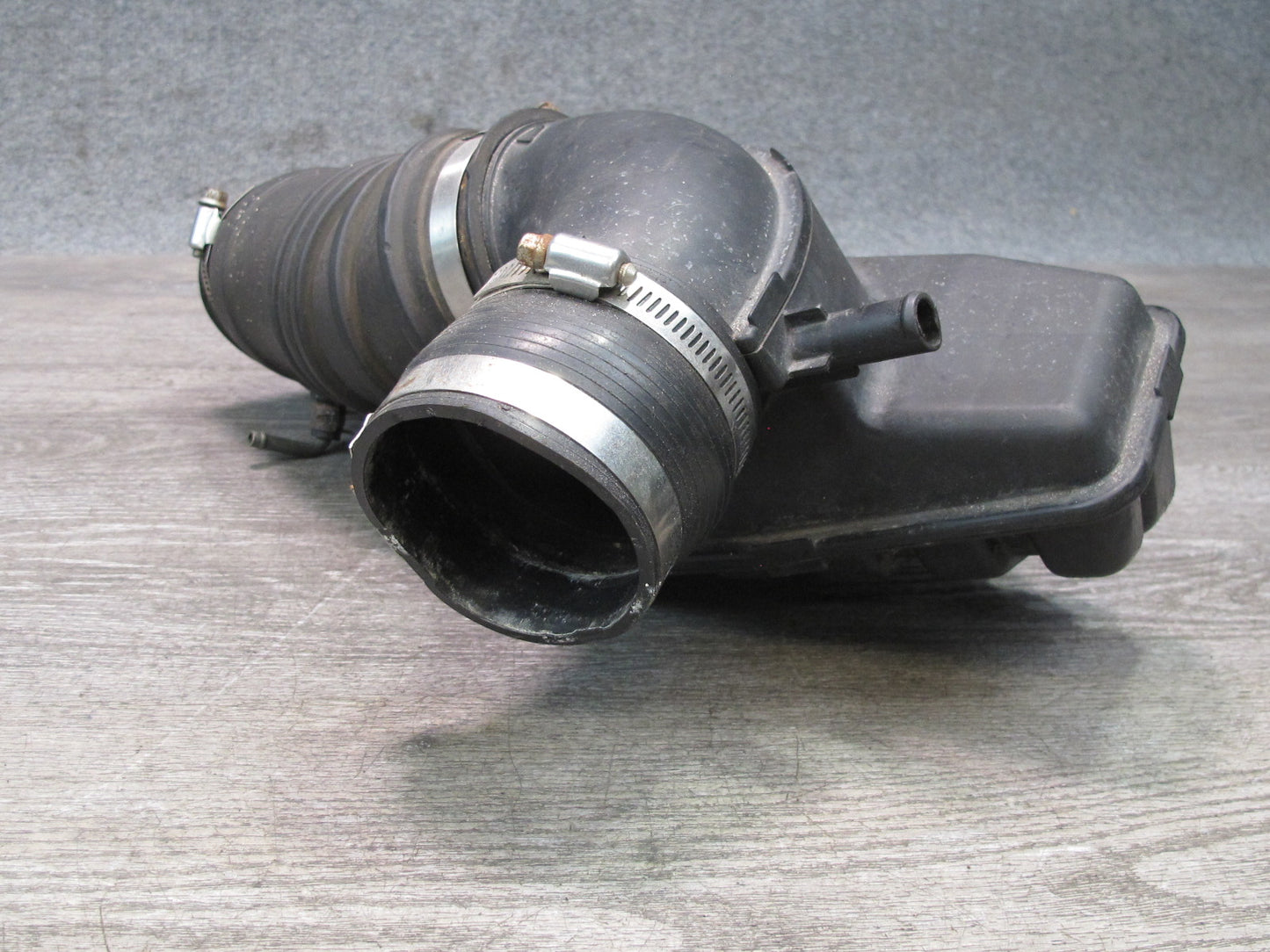 92-95 Lexus JZZ31L SC300 2JZGE Air Intake Resonator w Hose Tube 17881-46080 OEM