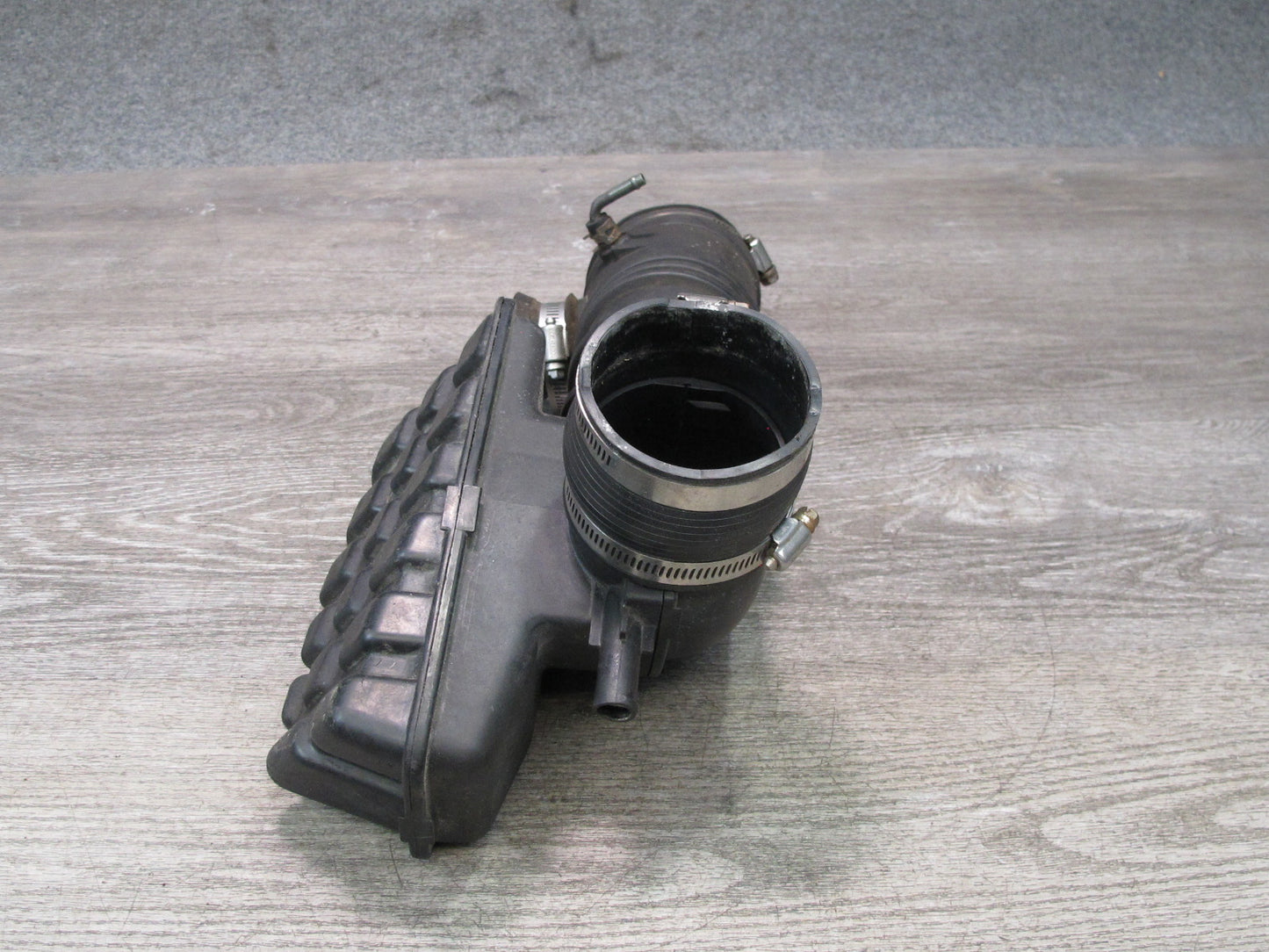 92-95 Lexus JZZ31L SC300 2JZGE Air Intake Resonator w Hose Tube 17881-46080 OEM