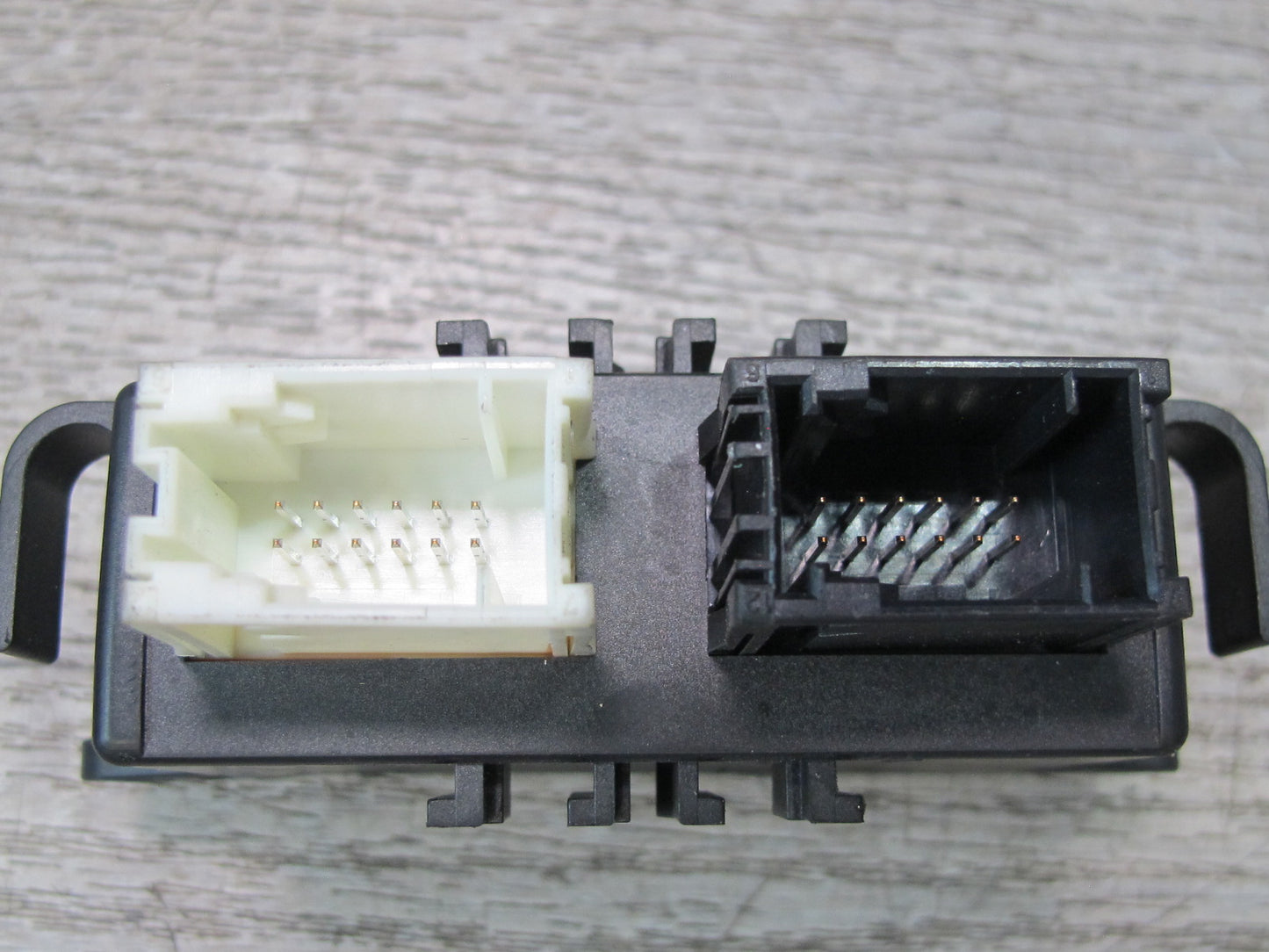 2001-2006 BMW E46 M3 3-SERISES Front Left Side Mirror Control Switch Module