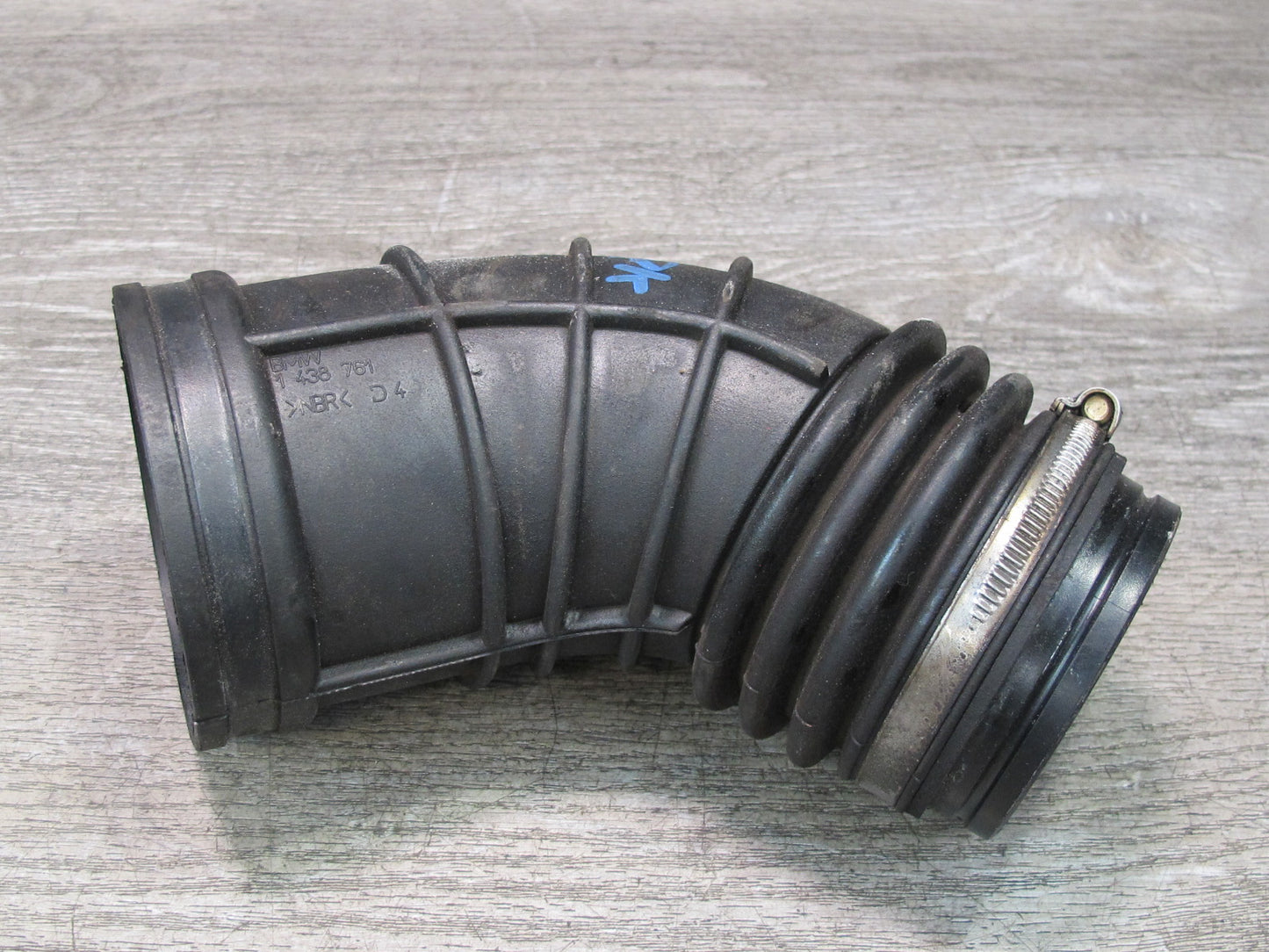 01-02 BMW E36/7 Z3 M54 3.0L Air Intake Duct Hose Boot Tube 1438761 OEM