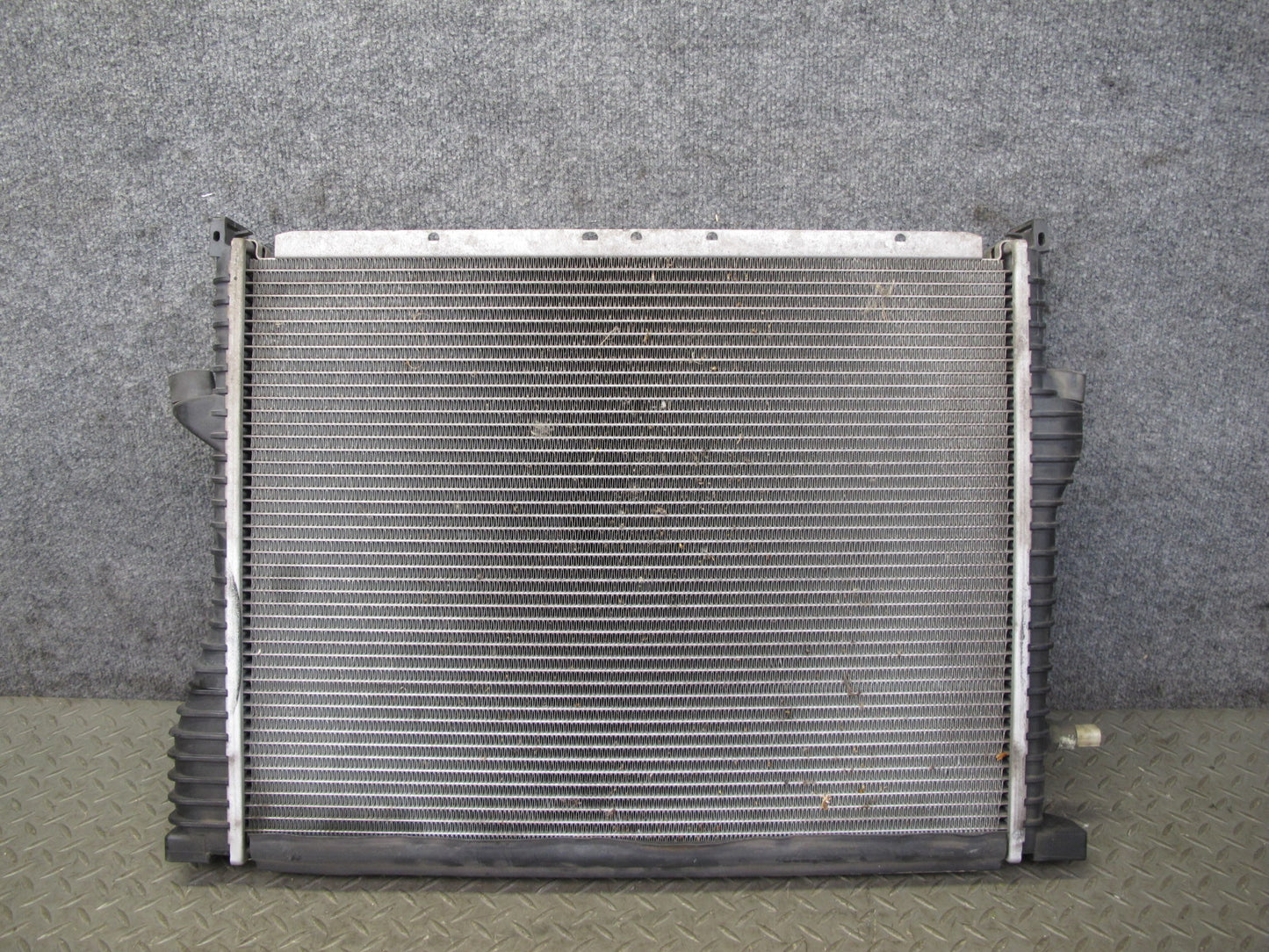 99-02 BMW E36/7 Z3 M52 M54 Engine Cooling Radiator OEM