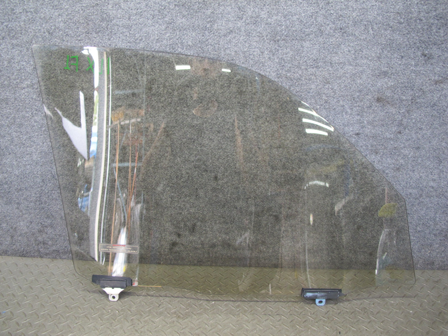 2000-2002 Lexus J100 LX470 Front Left Driver Side Door Glass Window