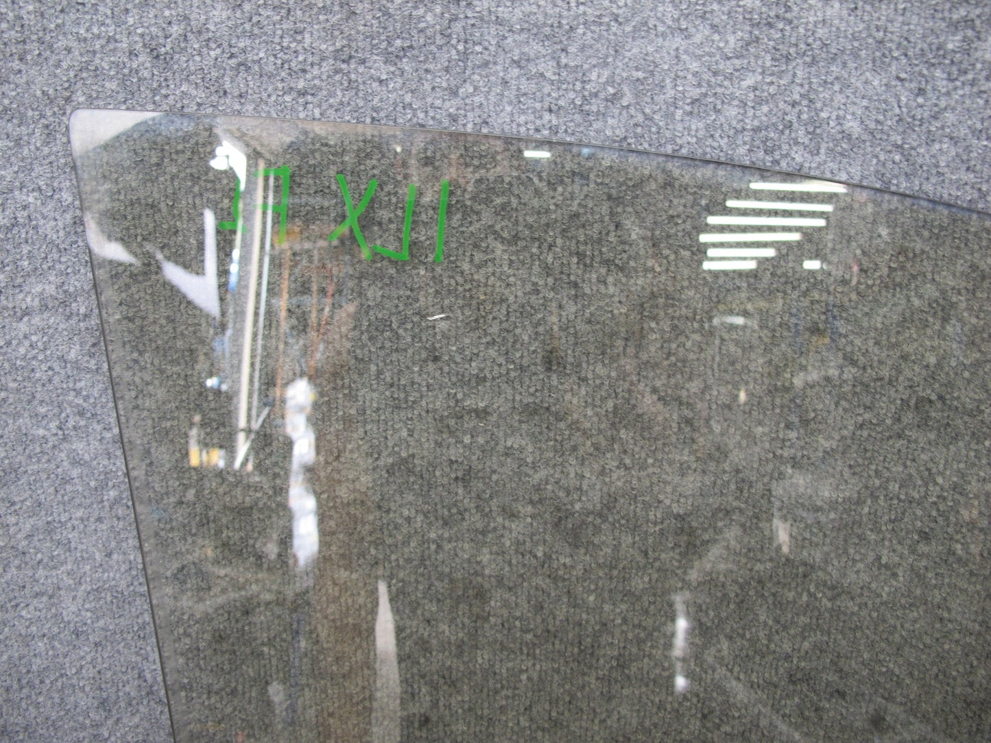 2000-2002 Lexus J100 LX470 Front Left Driver Side Door Glass Window