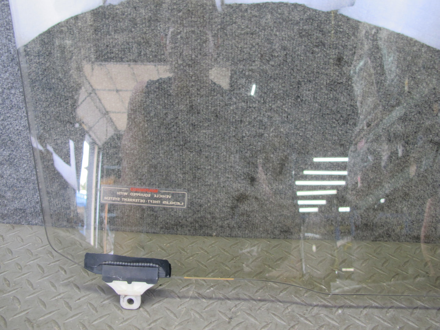 2000-2002 Lexus J100 LX470 Front Left Driver Side Door Glass Window