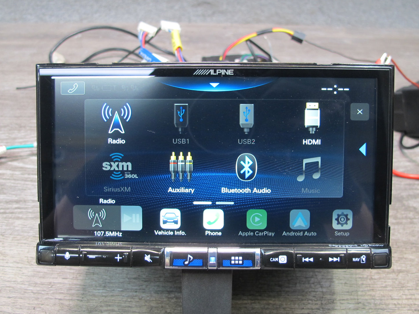 Alpine Music Halo iLX-507 7-INCH Screen Display Radio Stereo Head Unit w Wiring