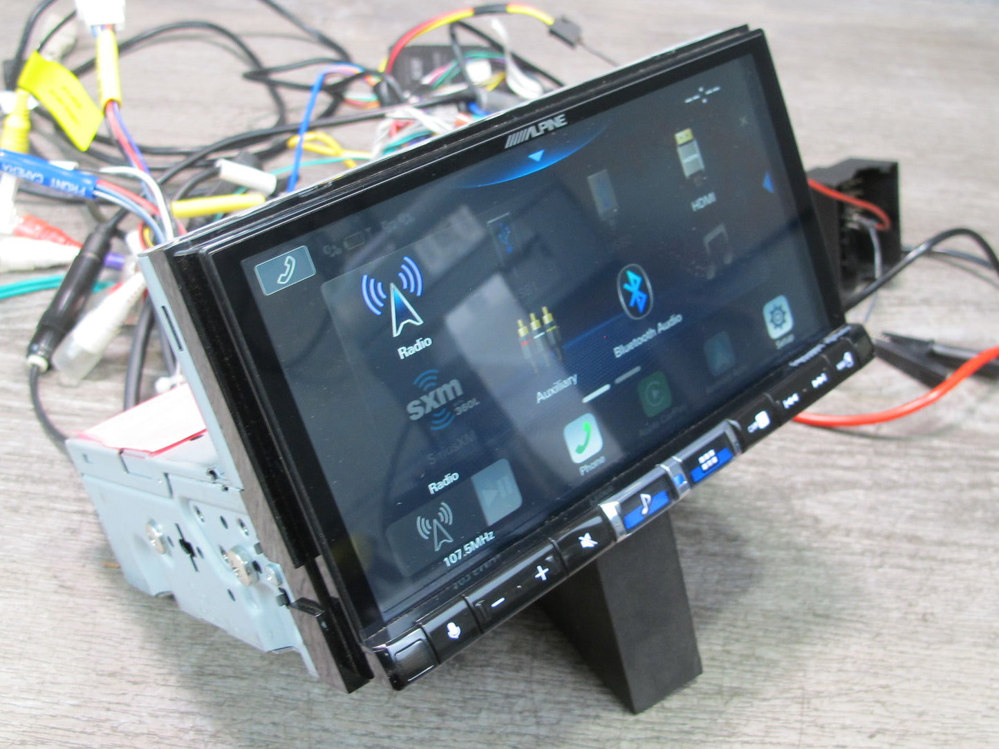Alpine Music Halo iLX-507 7-INCH Screen Display Radio Stereo Head Unit w Wiring
