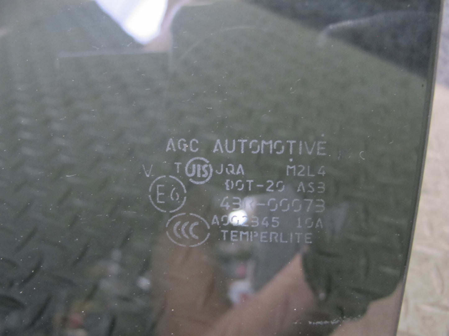 2011-2020 Infiniti QX56 QX80 Rear Right Passenger Side Door Glass Window