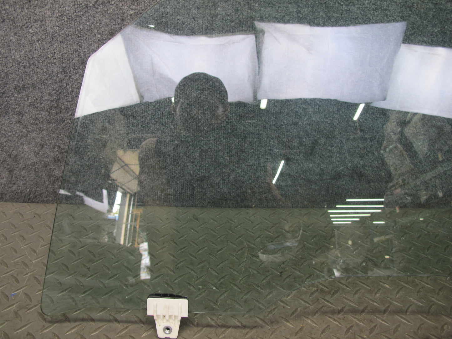 2011-2020 Infiniti QX56 QX80 Front Left Driver Side Door Glass Window