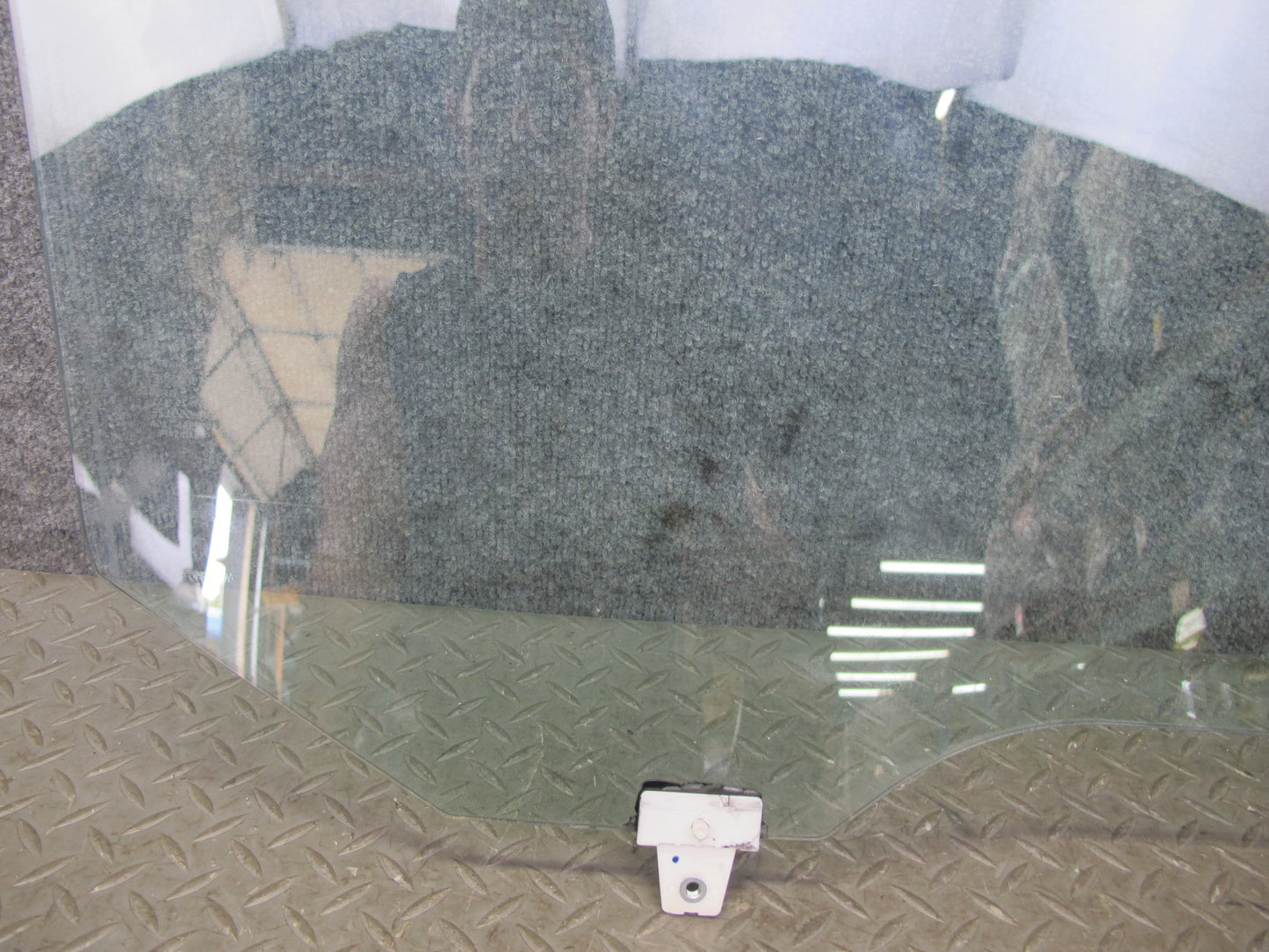 2011-2020 Infiniti QX56 QX80 Front Left Driver Side Door Glass Window