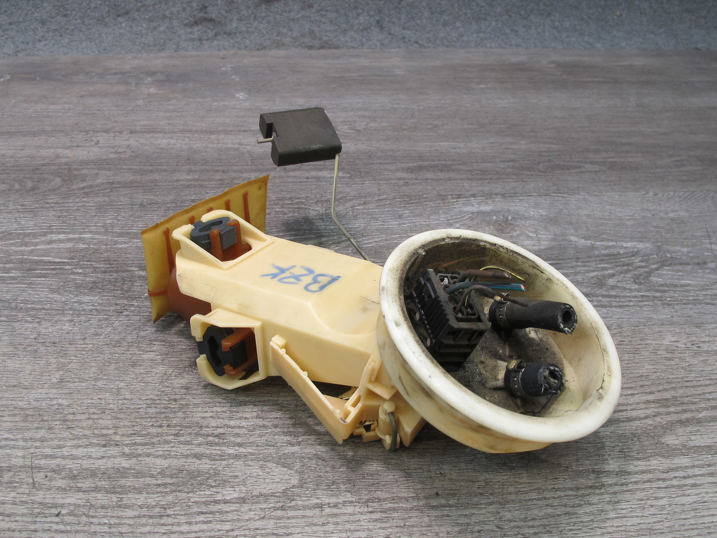 96-02 BMW E36/7 Z3 Fuel Pump Level Sensor Sending Unit OEM
