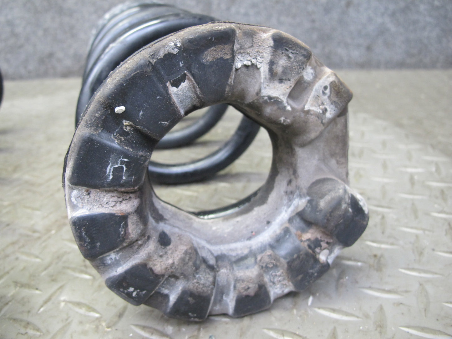 2014-2015 Infiniti QX60 2.5L Hybrid AWD Rear Left & Right Coil Spring Set of 2