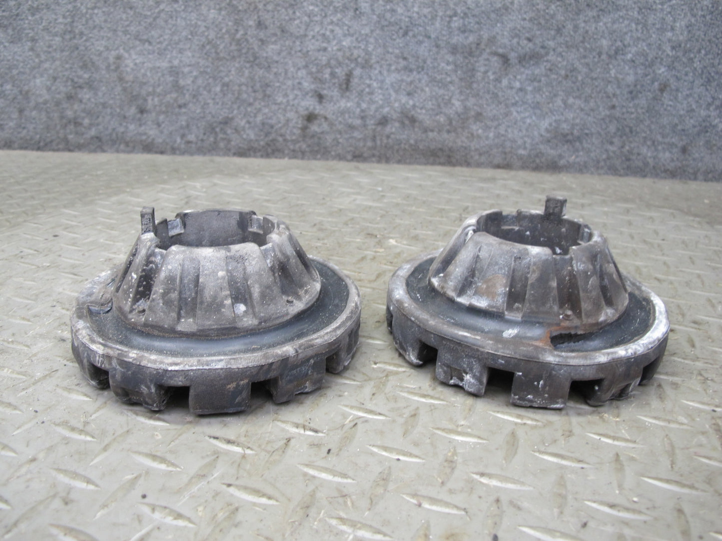 2014-2015 Infiniti QX60 2.5L Hybrid AWD Rear Left & Right Coil Spring Set of 2
