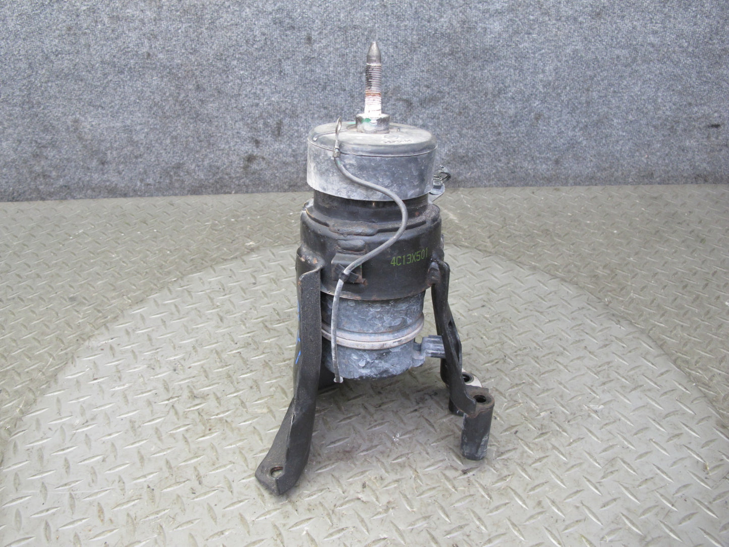 2014-2017 Infiniti QX60 2.5L Hybrid Rear Engine Motor Mount Insulator