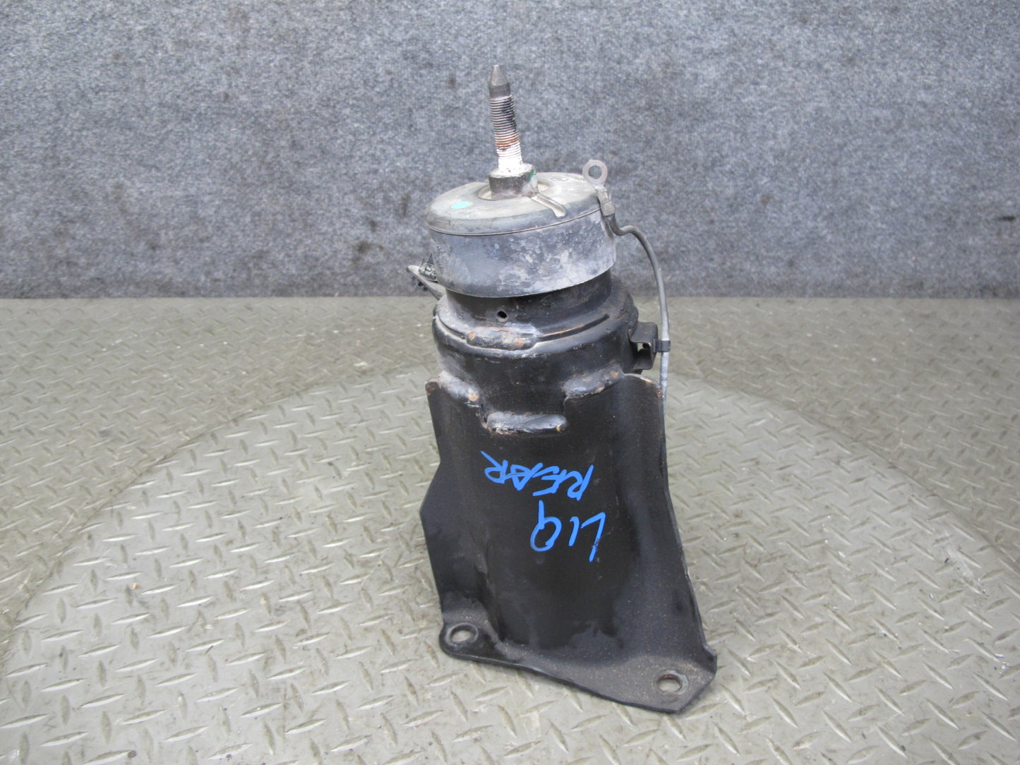 2014-2017 Infiniti QX60 2.5L Hybrid Rear Engine Motor Mount Insulator