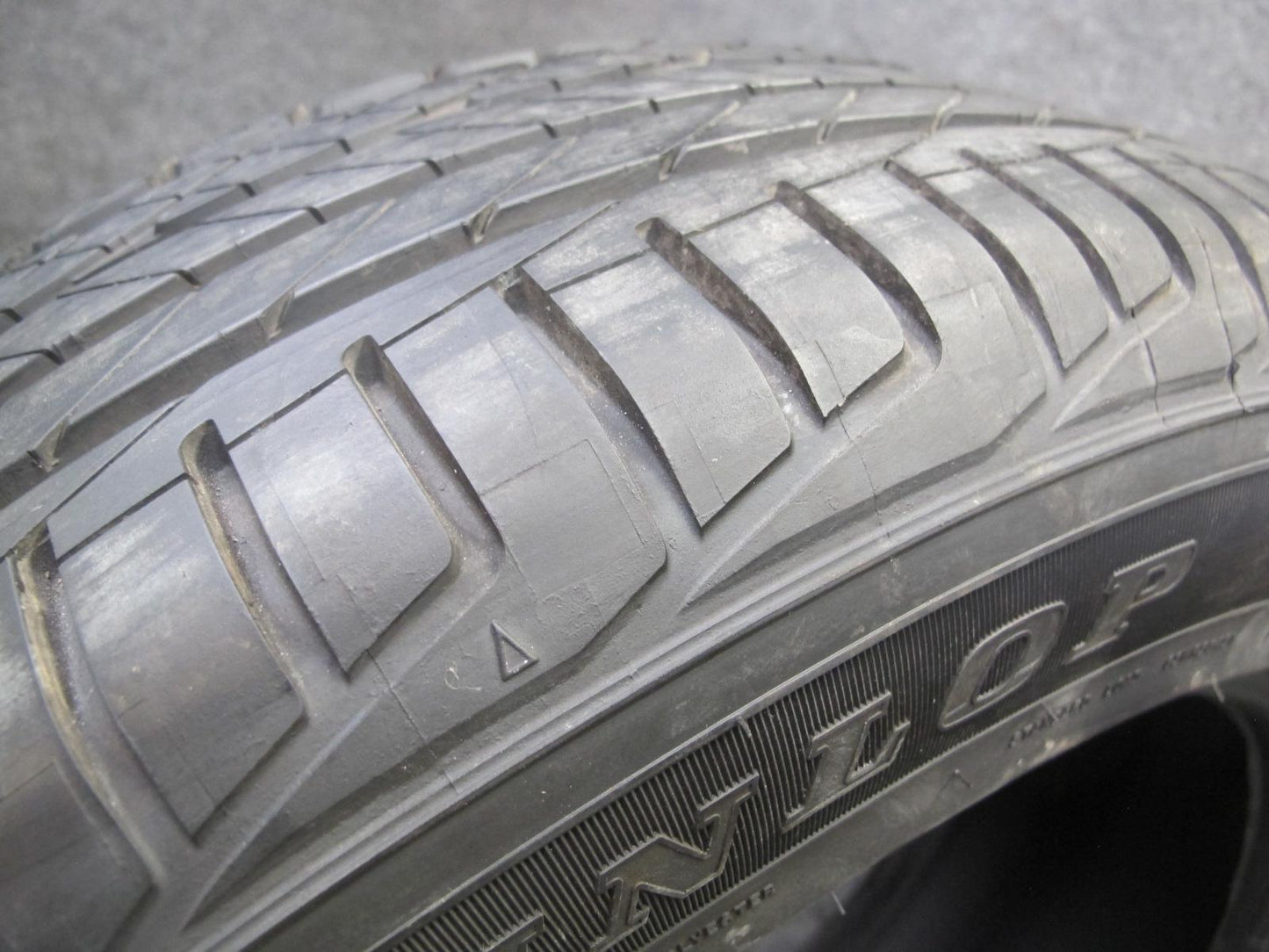 Set of 2 Dunlop Conquest Sport A/S Tire 225/55 R17 97V 4522 9/32 Tread