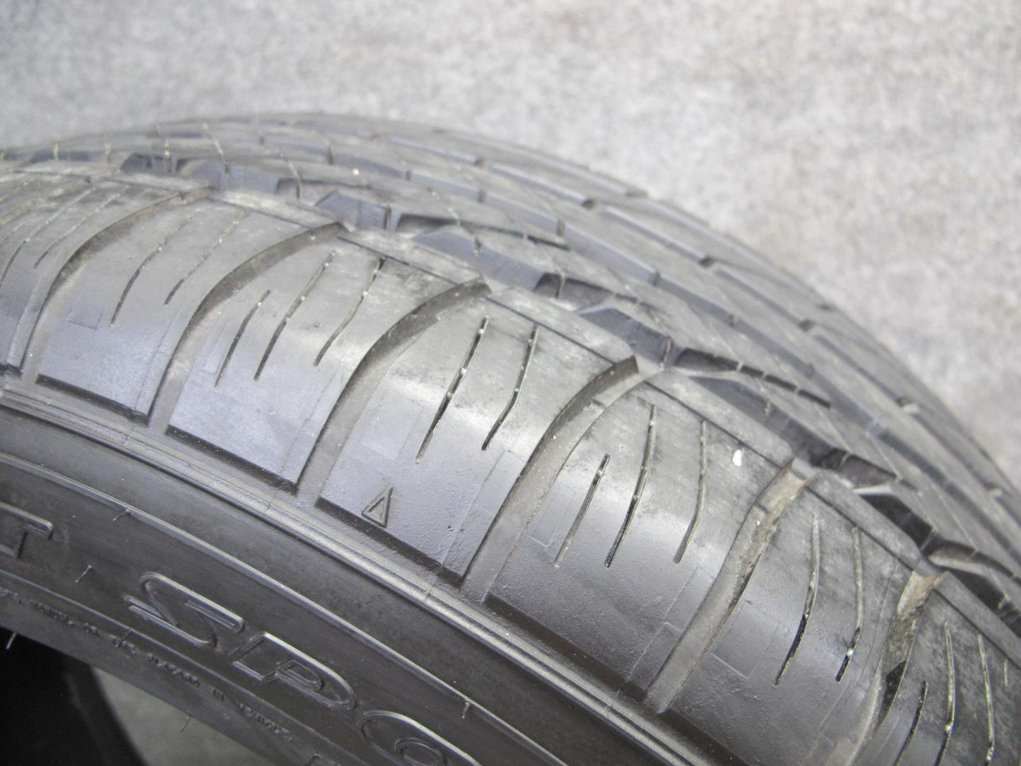 Set of 2 Dunlop Conquest Sport A/S Tire 225/55 R17 97V 4522 9/32 Tread